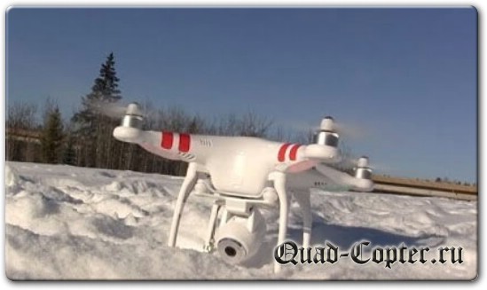 Квадрокоптер зимой на снегу