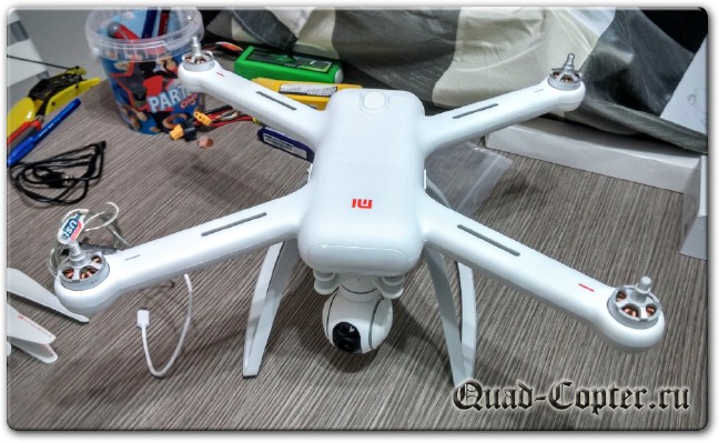 квадрокоптер с камерой Xiaomi Mi Drone